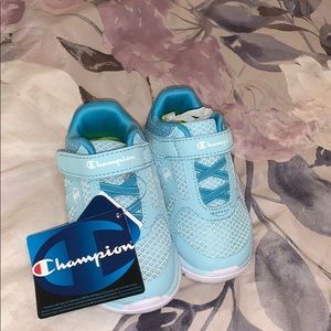 Toddler tennis shoes